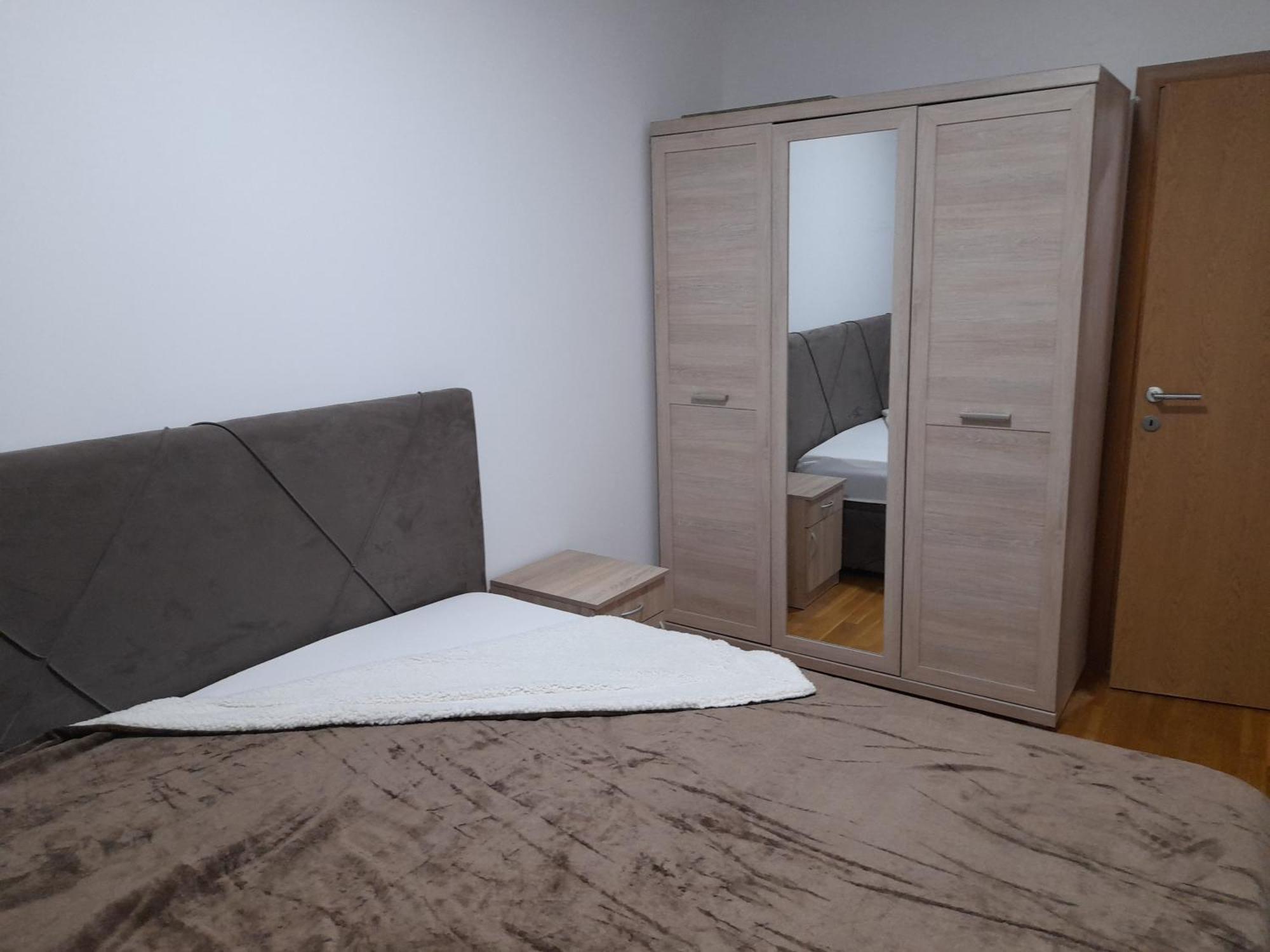 Appartement Ogi Apartman à Podgorica Extérieur photo